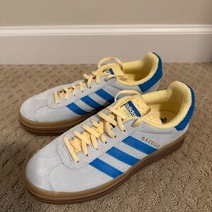 Adidas Men's Blue and Yellow Sneakers